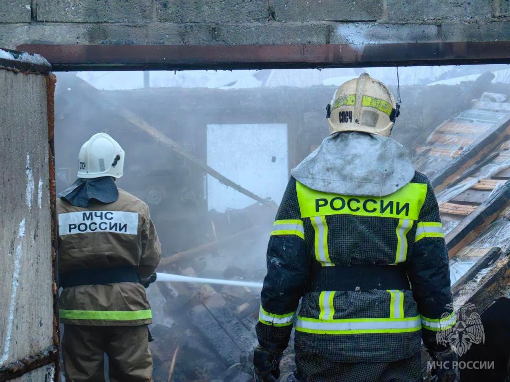 В садах Йошкар-Олы из-за печи загорелся гараж | 15.02.2024 | Йошкар-Ола -  БезФормата