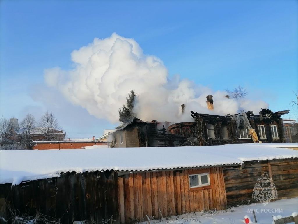 В МЧС Марий Эл сообщили подробности пожара в деревянном доме Козьмодемьянска  | Новости Йошкар-Олы и РМЭ