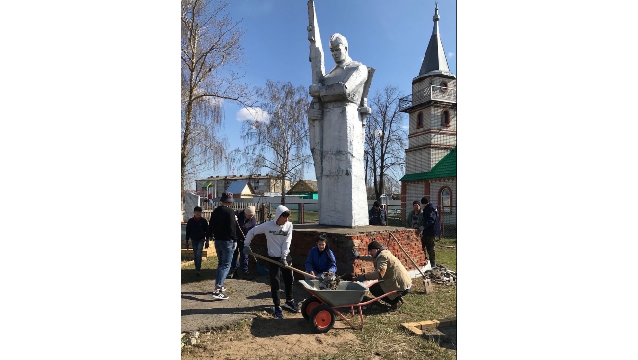 В Моркинском районе по просьбе детей отремонтировали памятник воинам ВОВ |  Новости Йошкар-Олы и РМЭ