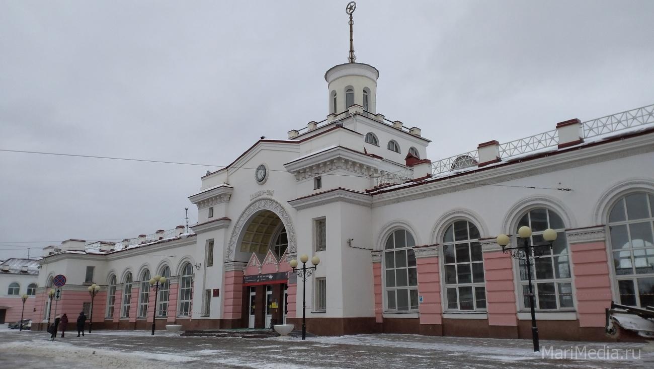 В районе железнодорожного вокзала в Йошкар-Оле запретили парковку | Новости  Йошкар-Олы и РМЭ