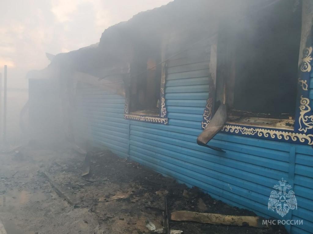 В Волжском районе молния вызвала возгорание дома и бани | 18.06.2024 |  Йошкар-Ола - БезФормата