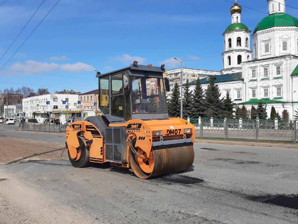 В Йошкар-Оле начали укладку горячего асфальта | Новости Йошкар-Олы и РМЭ