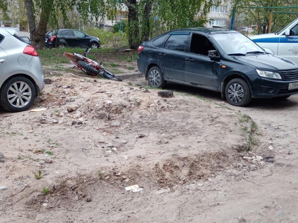 В Волжске подросток на питбайке врезался в стоящую машину | Новости  Йошкар-Олы и РМЭ