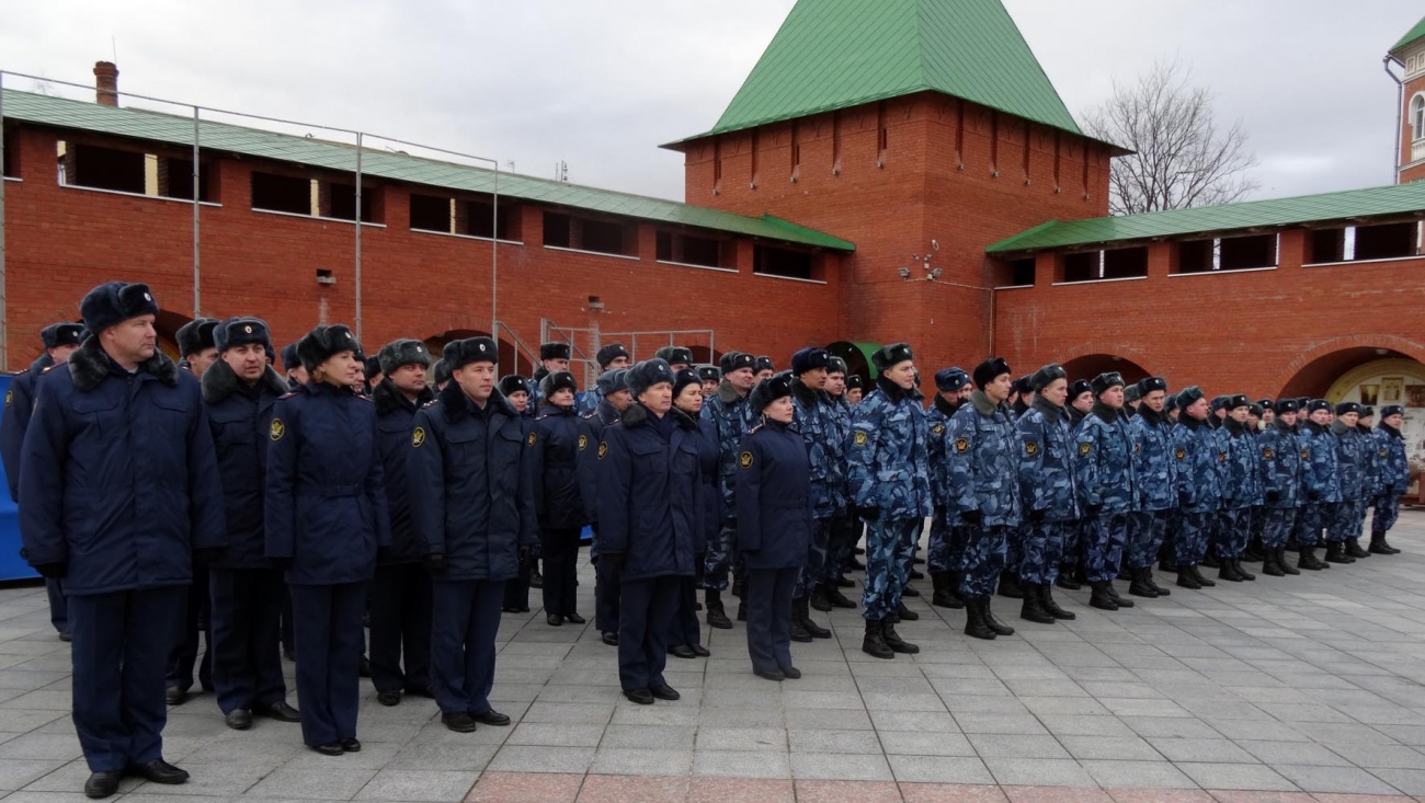 Сотрудники СИЗО устроили плац в Царевококшайском Кремле | Новости Йошкар-Олы  и РМЭ