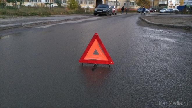 В Йошкар-Оле во дворе жилого дома водитель иномарки сбил мужчину