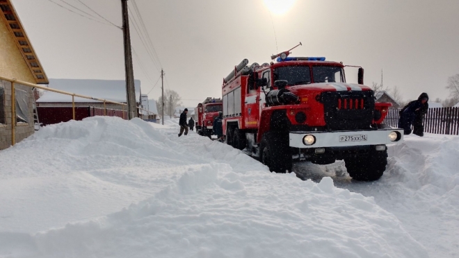 В Волжском районе огонь повредил хозяйственные постройки