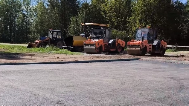 У Аллеи Героев в Йошкар-Оле оборудовали парковку и заасфальтировали проезды