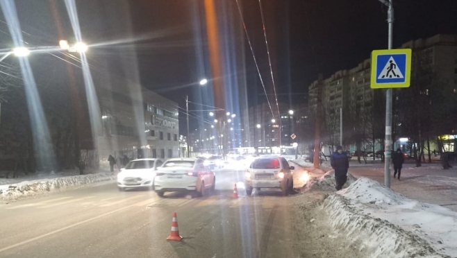 В Йошкар-Оле на пешеходном переходе сбили девочку
