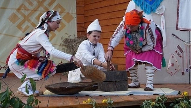 На празднике «Угинде» в Йошкар-Оле сегодня впервые проведут обряд угощения серпа