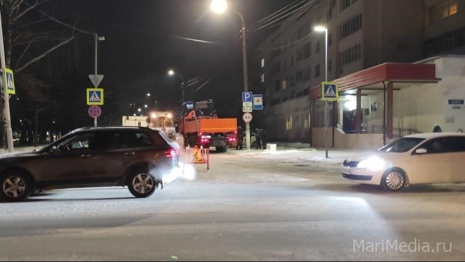 В районе травмпункта произошла авария на водопроводе