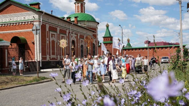 В Йошкар-Оле прошёл крестный ход в честь праздника святых Петра и Февронии