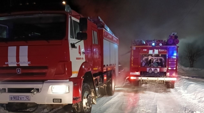 В Марий Эл мужчина, получивший ожоги во время пожара, был доставлен в больницу