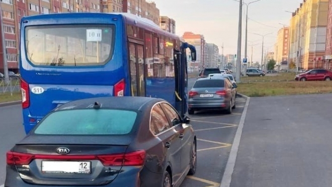 В Йошкар-Оле водители пристрастились парковаться в остановочных карманах