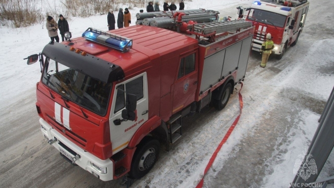 В Медведевском районе 26 человек тушили жилой дом