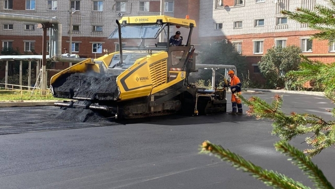 В Йошкар-Оле новый подрядчик активно включился в ремонт двора по улице Дружбы