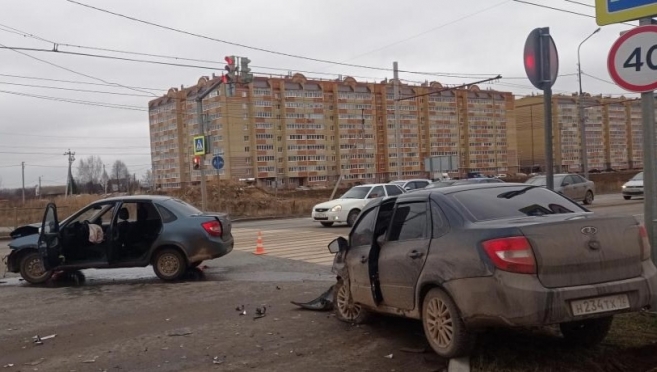 В Йошкар-Оле в результате столкновения двух машин пострадала 5-летняя девочка