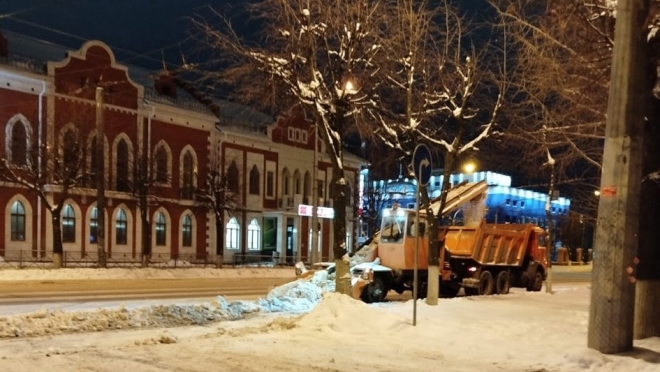 Уборка дорог в Йошкар-Оле не прекращается даже в выходные