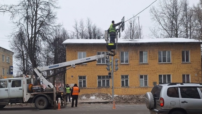 На оживлённой дороге микрорайона Ширяйково в Йошкар-Оле установили светофор