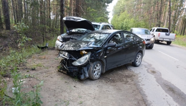 В Волжске автомобиль Hyundai Solaris с 4-летним малышом попал в ДТП