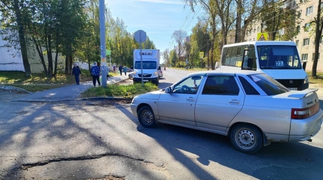 В Йошкар-Оле пожилая женщина попала под колёса машины